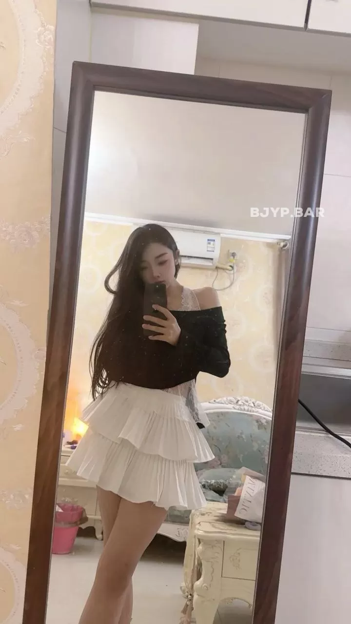 朝阳双井蓓蓓 BeiBei 玩的开、聊天很随 意、不抽烟、不喝酒、不催不事儿、人照无 差、天然無整容